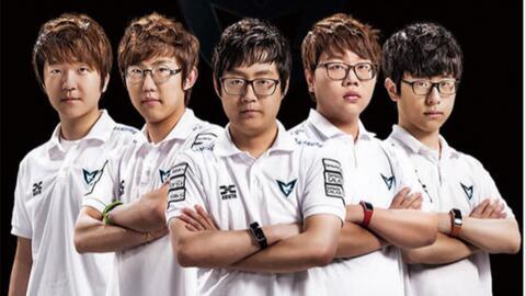 思路压制 枪法碾压 apEX当选对阵SAW MVP选手